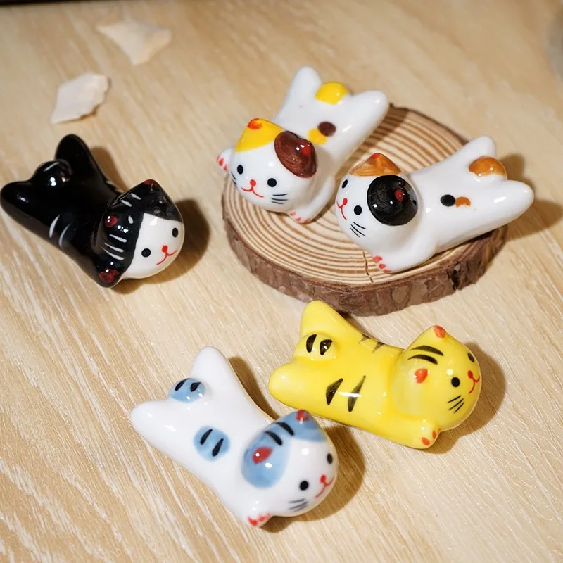 Soaring Feline Ceramic Miniature Adorable Animal Stress Relief Japanese Style Office Desk Decoration Lovely Ceramic Cat Figurine