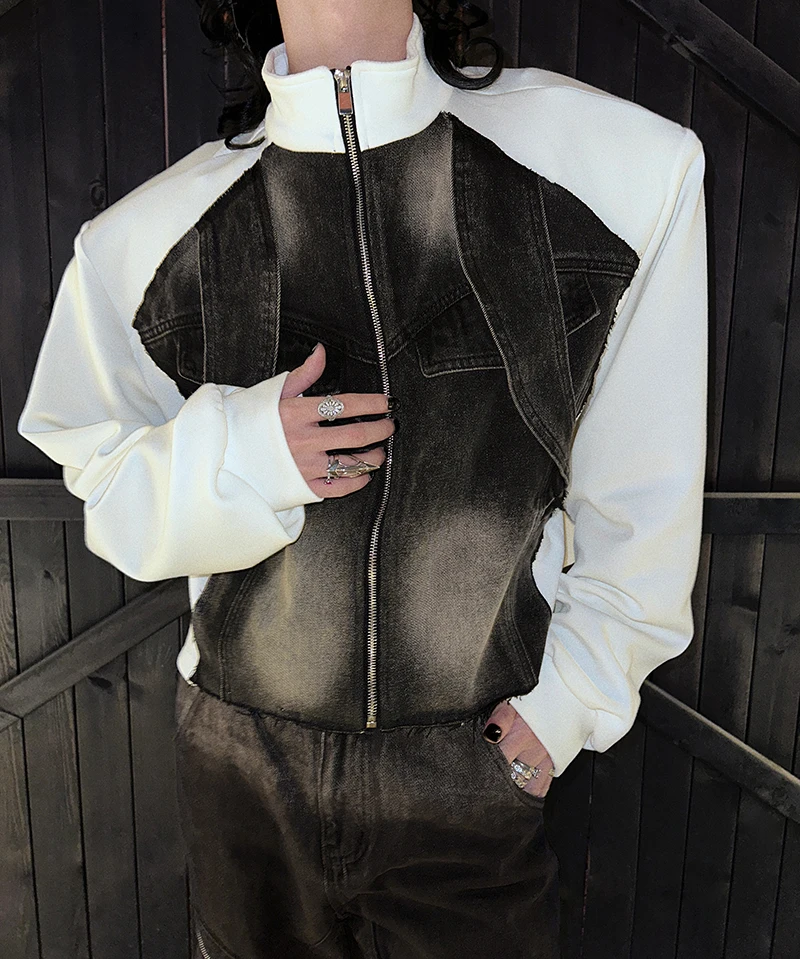 سترات رجالية عصرية 2025 شتاء جديد على الطراز الأمريكي سترات مريحة فضفاضة من قماش الدنيم بألوان متباينة وسيم وأكمام طويلة معاطف علوية