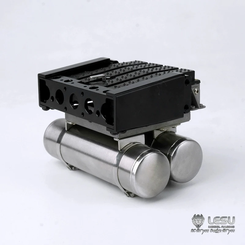 LESU Scatola batteria in metallo Serbatoio gas con supporto leggero Fascio di coda Set L-1027 per Tamiya 1/14 RC Modello di camion Giocattolo Parti di aggiornamento
