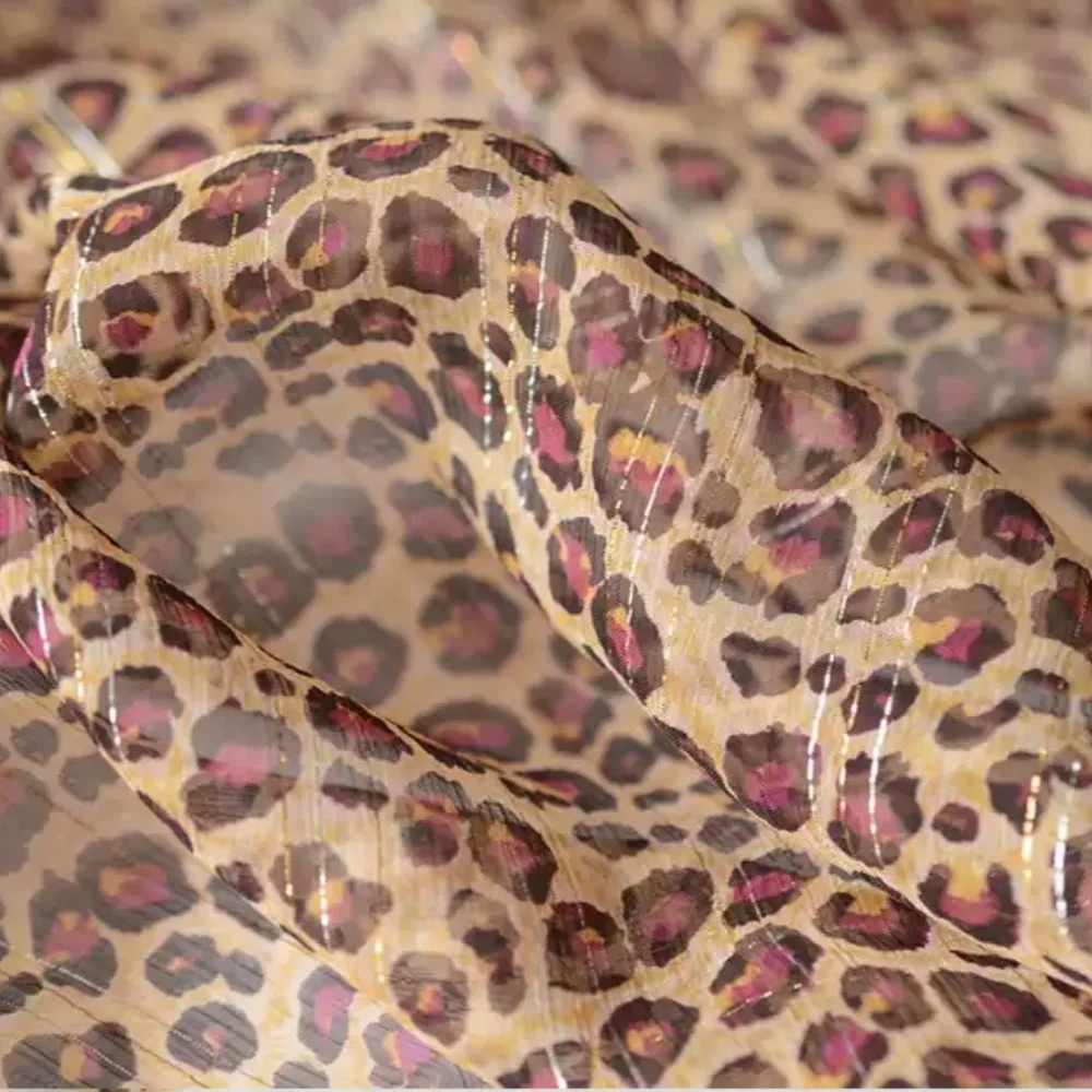 Tela Metálica de Crepé de Seda Ligera con Estampado de Leopardo en 2 Colores, Dorado y Plateado Brillante, para Ropa de Mujer, Vestidos y Bufandas