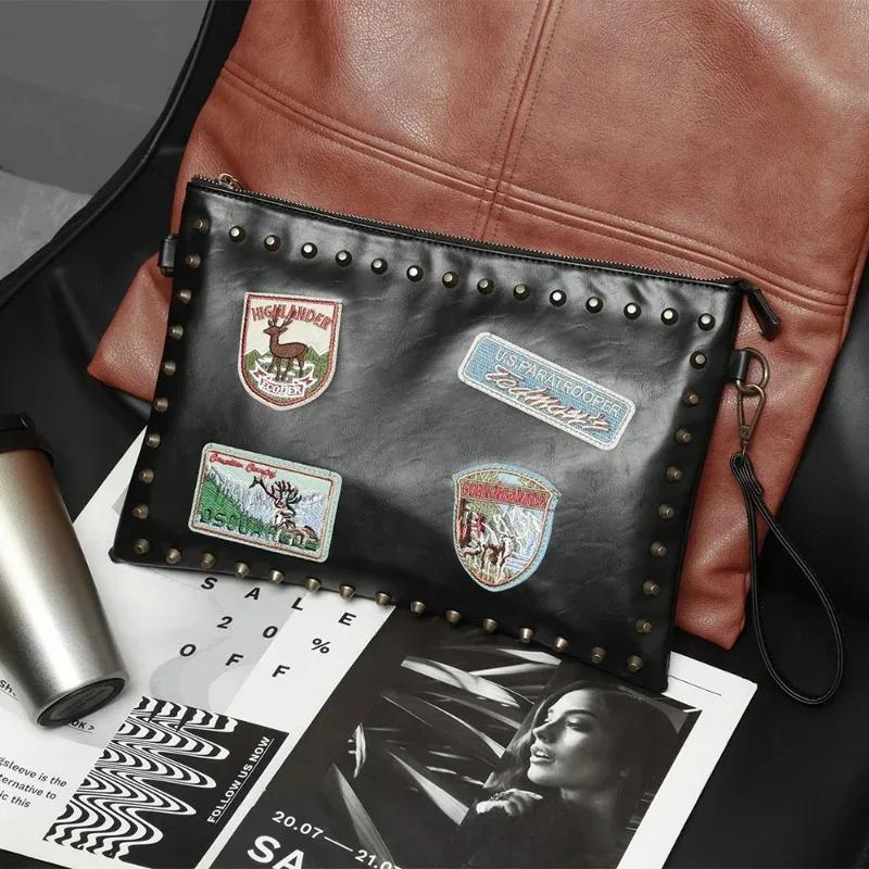 

New Fashion Rivet Clutch Men Hand Bag Embroidery Badge Clutch with Shoulder Strap Multifunction Crossbody Bag Men Clutches Bag