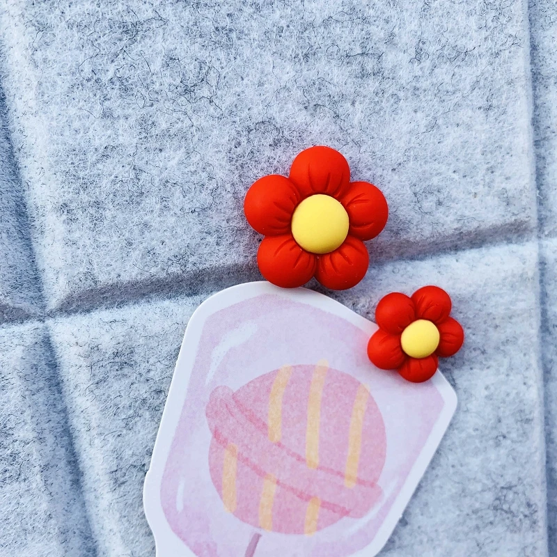 Pin de empuje de flor roja pequeña, pasador bonito de decoración, pasador de tachuelas de pulgar de flor, encuadernación de Color de pared de foto de jardín de infancia, 2 uds.