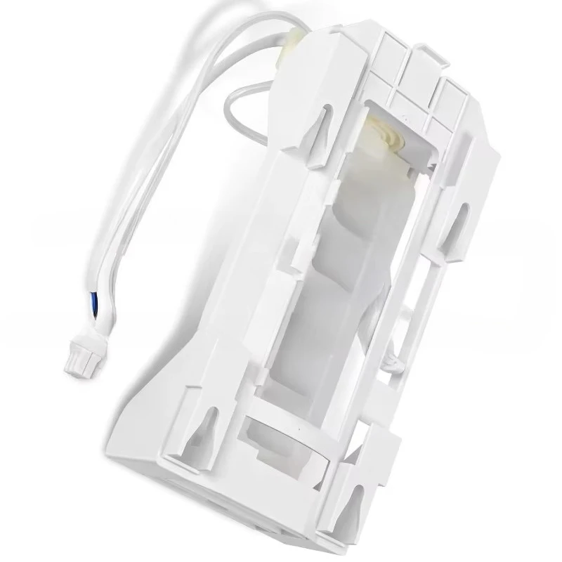 Ice Maker 3 makes ice quickly, is durable and energy-saving, and is compatible with major refrigerator brands