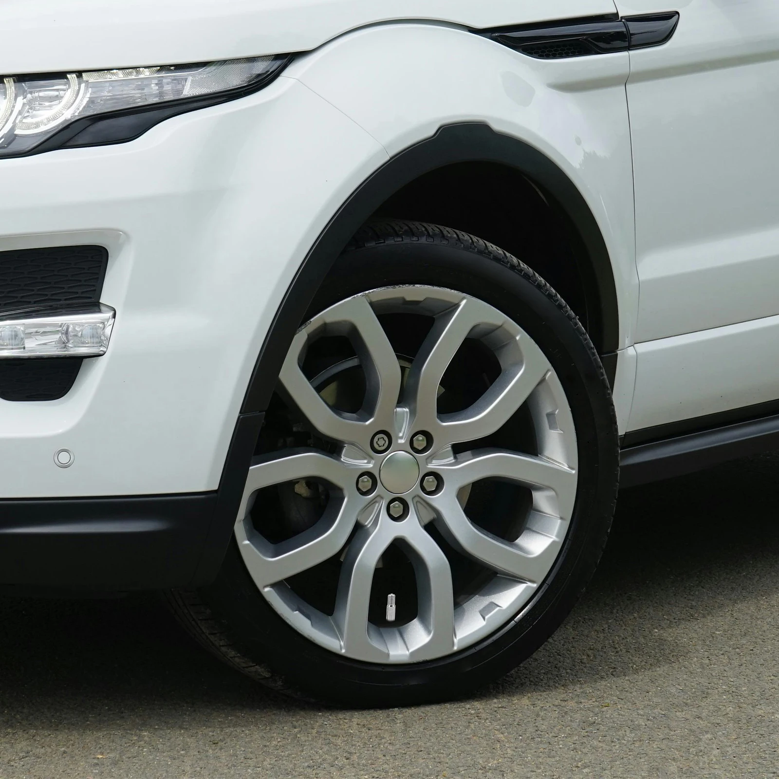 

4 Pcs Tire Valve Extension Caps Metal Stem Extenders for Cars Compatible Models Easy Installation Valve Stem Cap Extensions