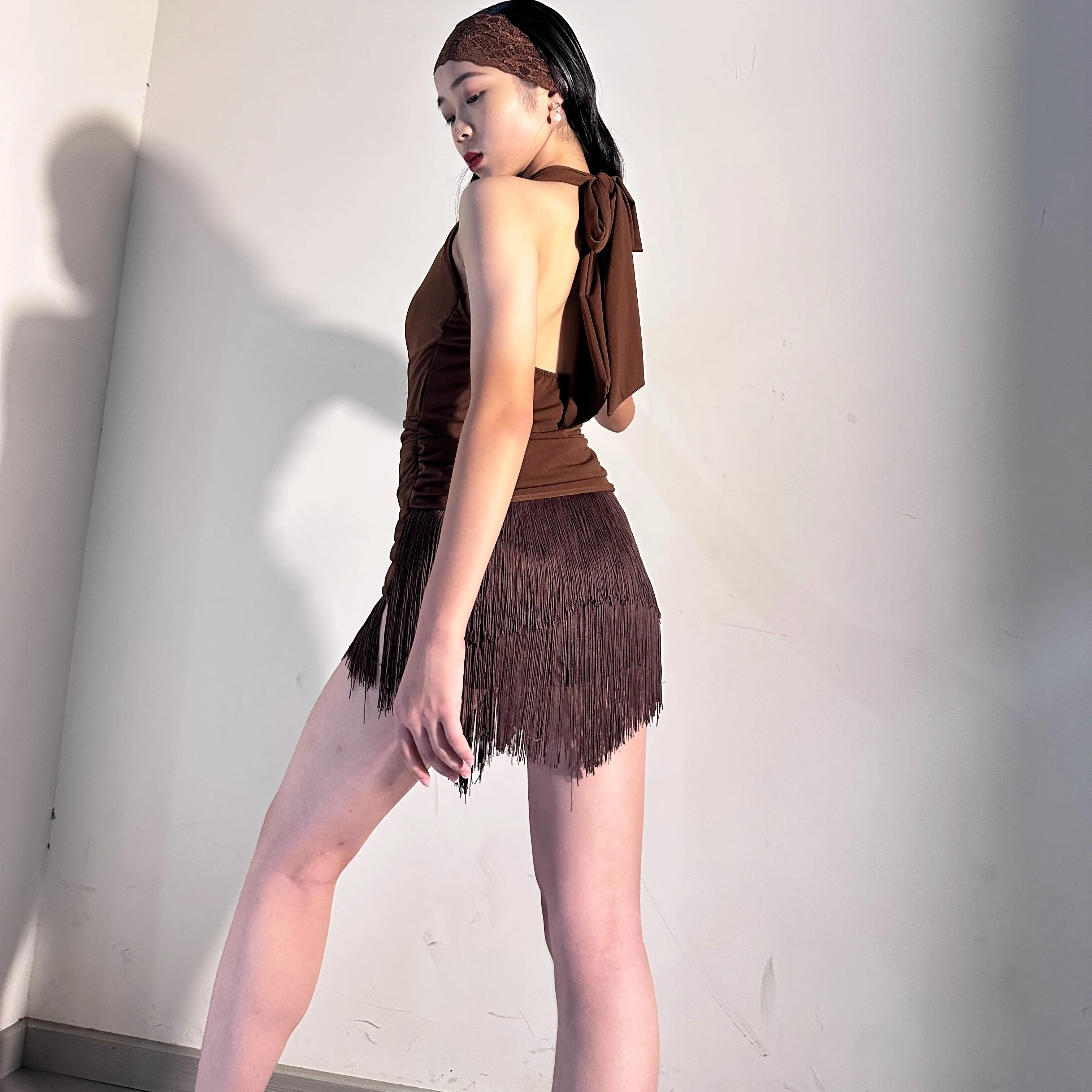 Costume de danse standard national latin personnalisé pour femmes adultes, tenue d'entraînement, taille cintrée au cou, robe à franges en patchwork suspendue