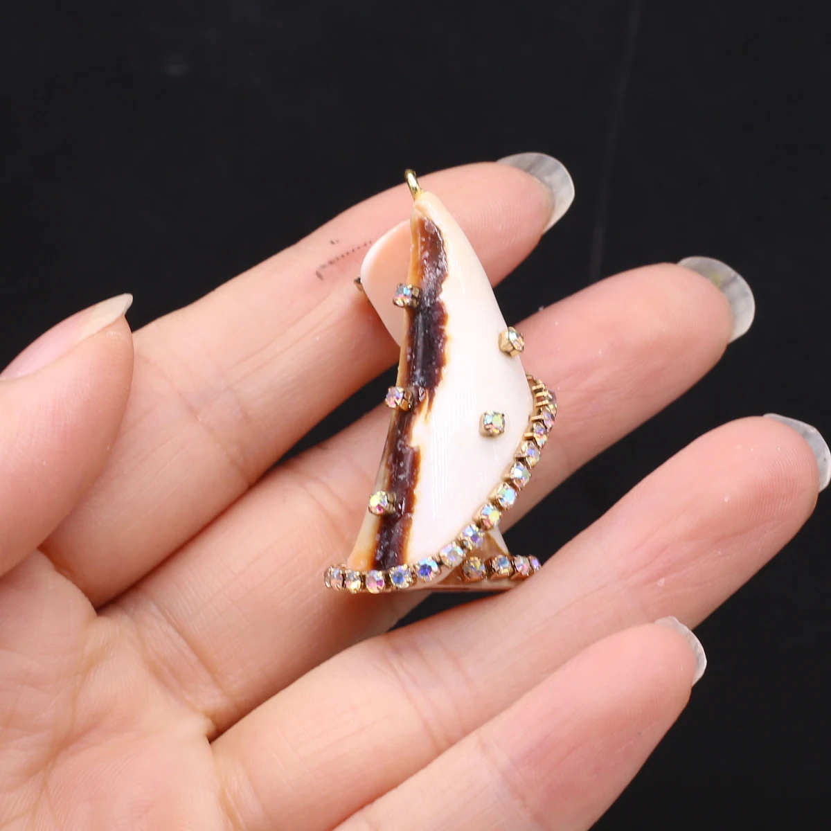 2pieces Natural Shell Roll Pendant with Rhinestone Charms for DIY Women Men Necklace Jewelry Making Accessories 15x30-25x45mm
