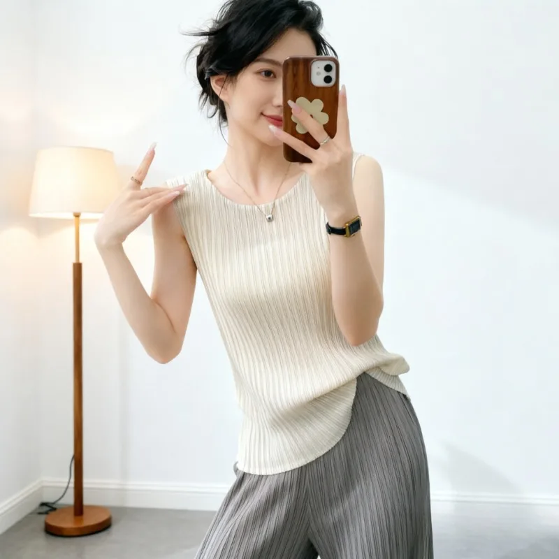  Pleated Round Neck Sleeveless T-Shirt 2026 New Vertical Striped Stretch Slim Fit Elegant Draped Lightweight Women's Top
