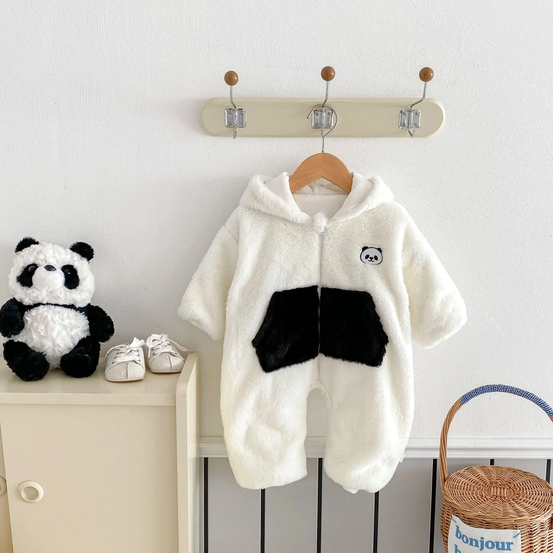 Winter Baby Boys Rompers Long Sleeved Fleece Hooded Infant Boy Jumpsuit Warm Cute Cartoon Panda Thick Newborn Boys Bodysuit