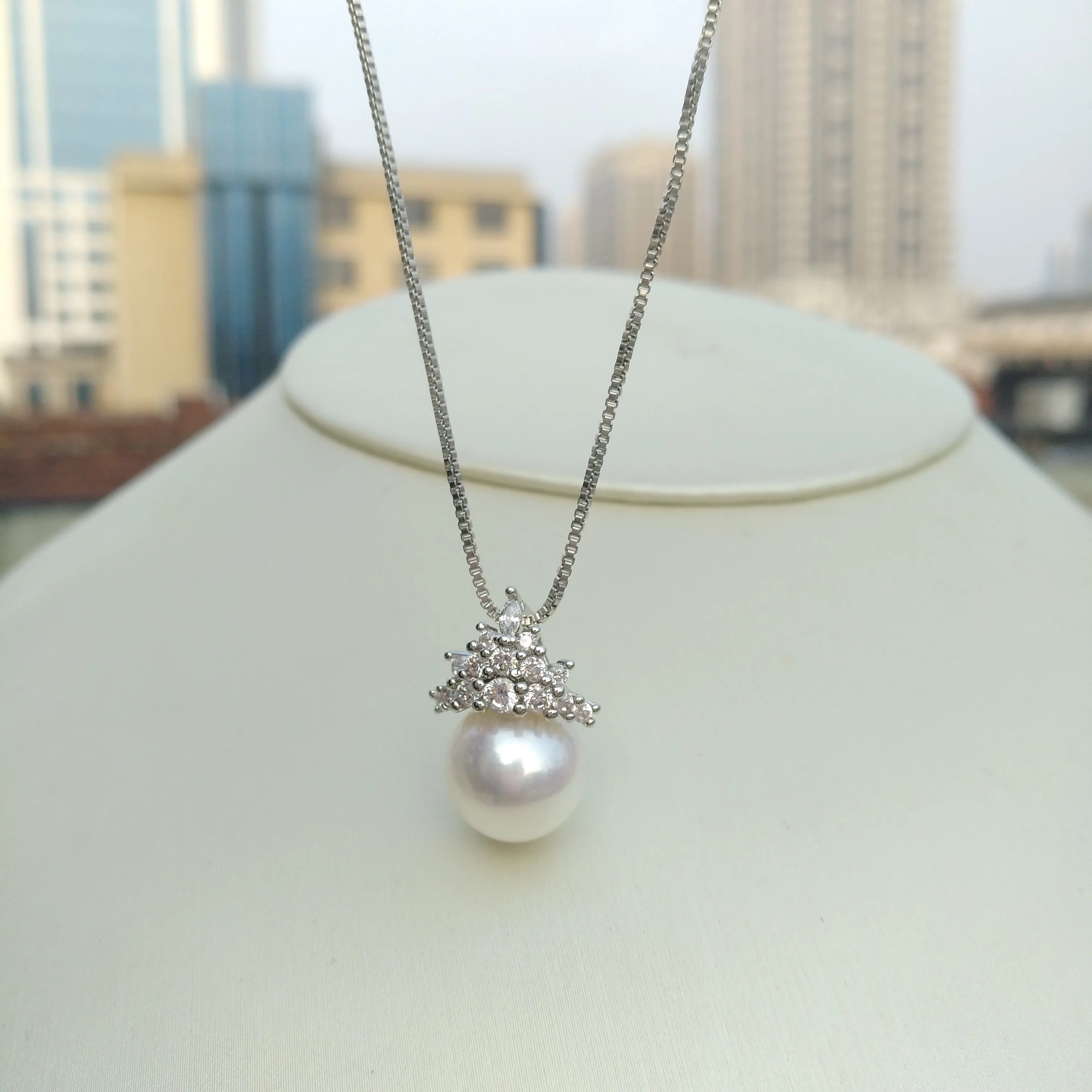 

Timeless AAA+ROUND 10-11mm Authentic Natural South Sea White Pearl Zircon Pendant Necklace S925 Fine Please See More Pictures