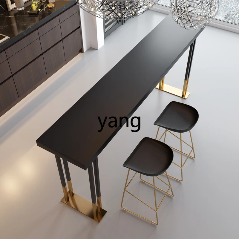 Table haute et chaises pour bar mural de la boutique de thé au lait LMM