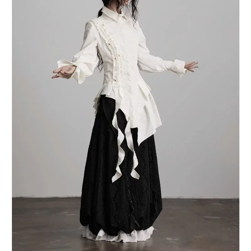 لوتس ليف حافة تصميم الشعور غير المتكافئة الخصر قميص أبيض بأكمام طويلة المرأة الخريف والشتاء