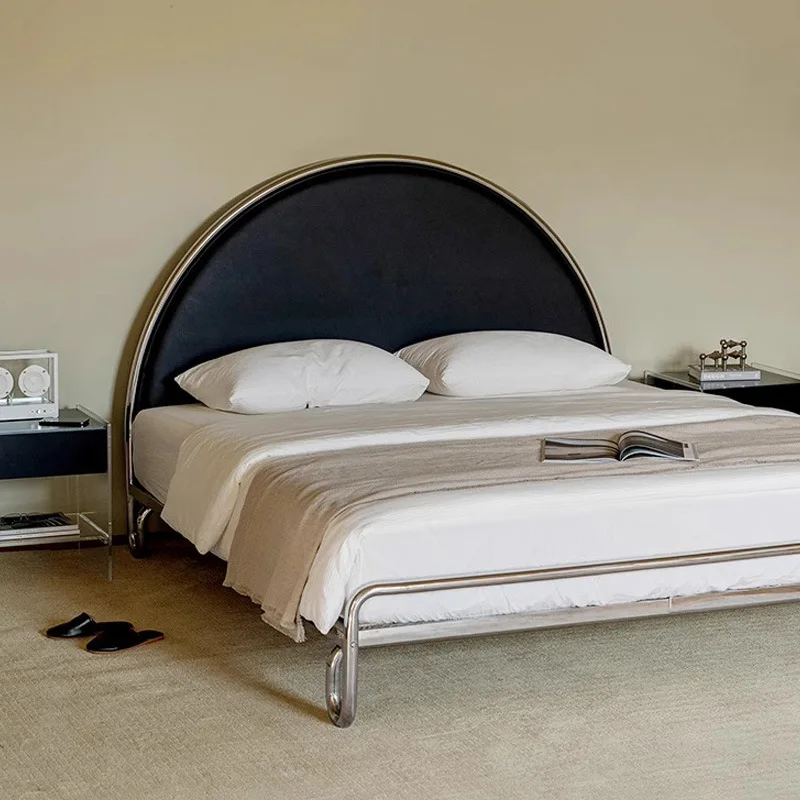 

French medieval stainless steel solid wood soft bed modern simple small apartment headless bed master bedroom double retro