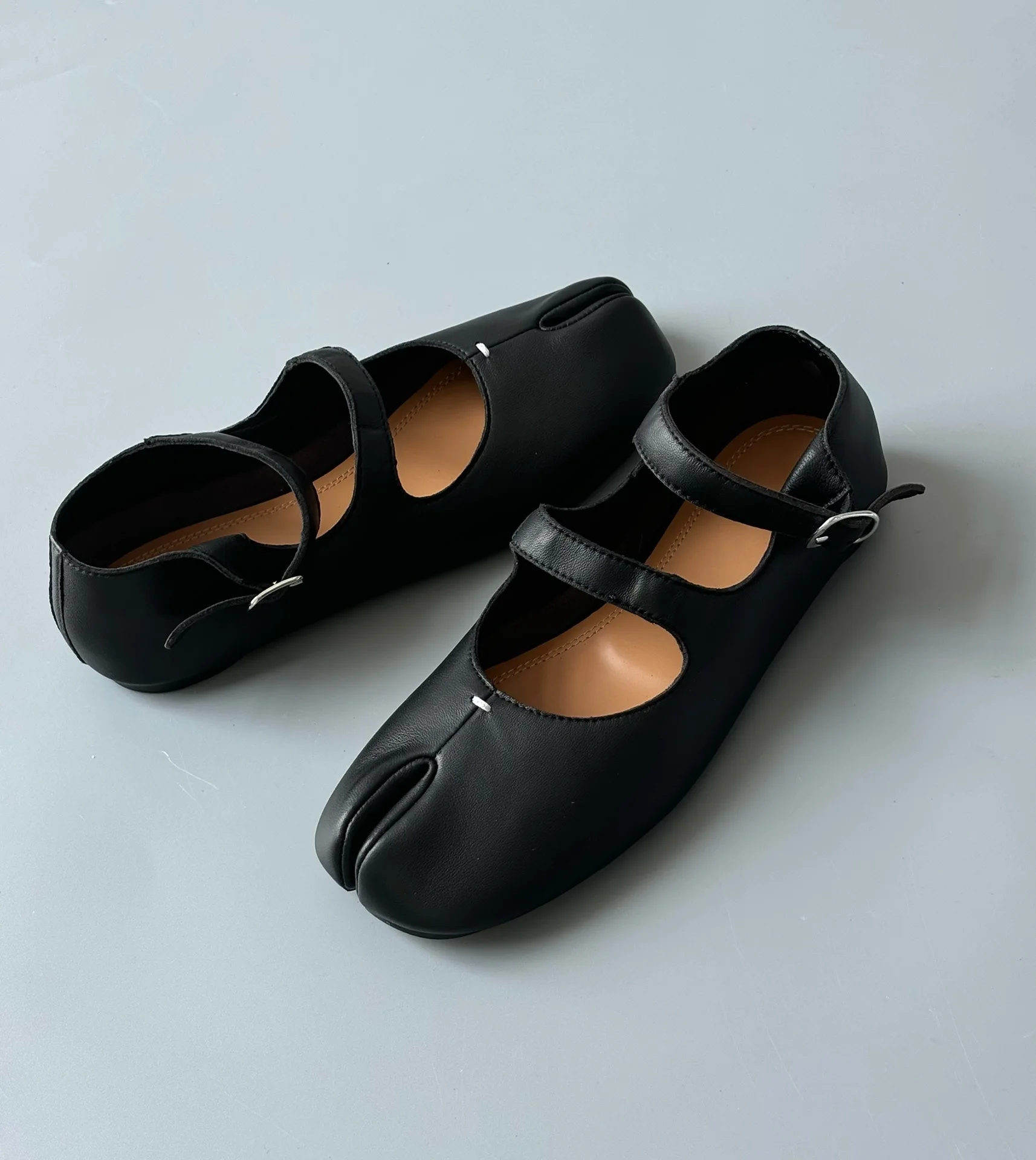 Jenny&Dave 2025 Spring French Fashion Women's Sheepskin Split Toe Flat Shoes Retro Minimalist Mary Jane Shoes Women