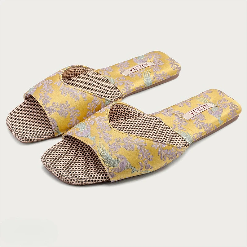 

Satin Luxury Embroidery Women Home Slippers Summer New Non-slip Comfy Slides Female Light Fashion Women Sandals Pantoufles Femme
