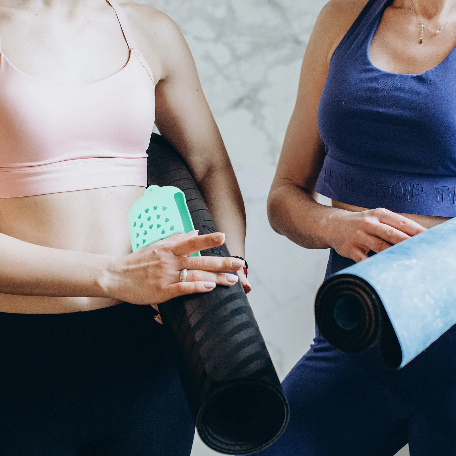 

Camping Towels Container Quick Drying Sports Storage Case Green Travel Fast Lightweight