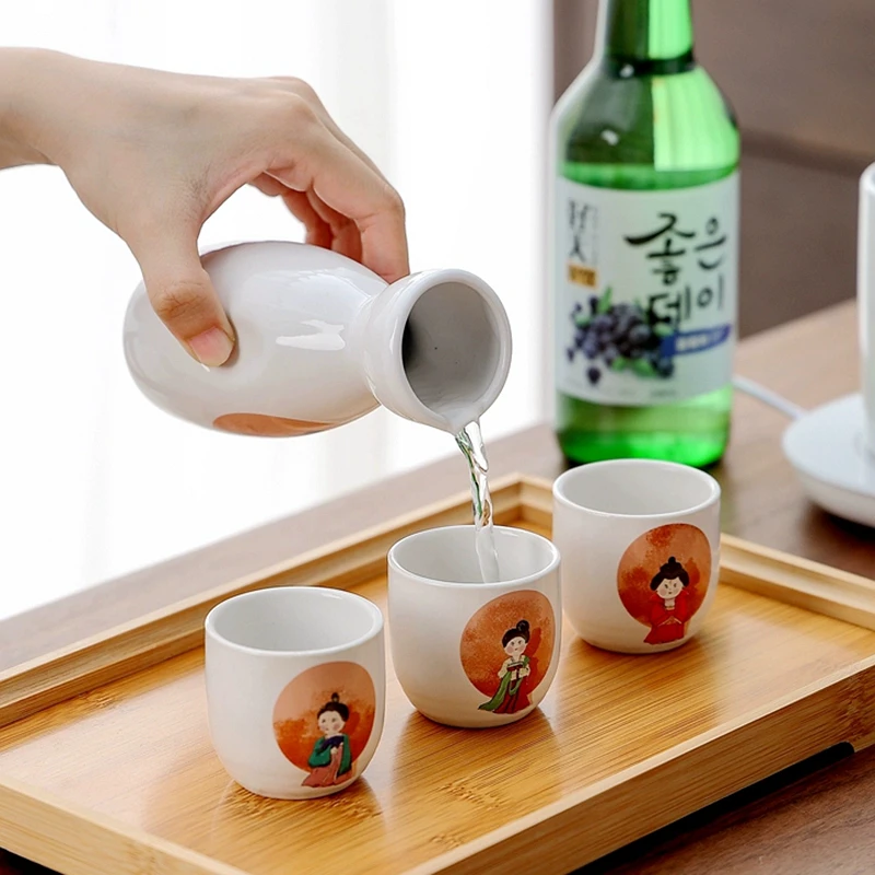 Ceramic Sake Set, 5pcs Princess Saki Set with 1 Sake Carafe 4 Sake Cups Soju Cup Tokurri Bottle 150ml