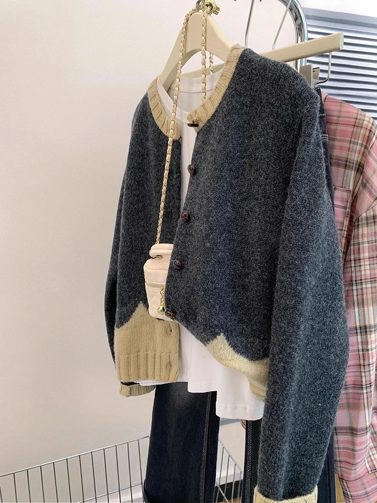 Dzianinowy kardigan Vintage Leniwy styl Sweter Kobiety Jesień Zima Moda Casual Tops Płaszcz Design Sense Niche Dzianina