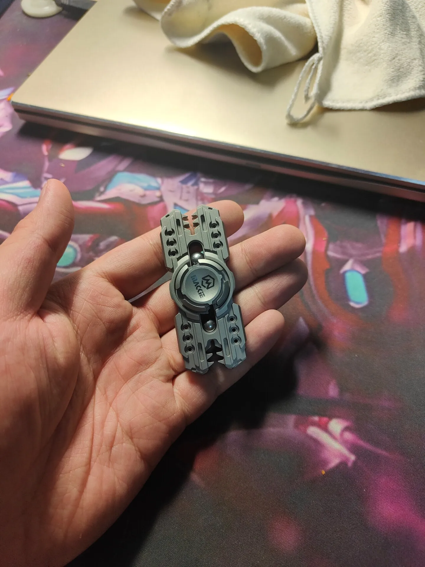 Used EDC MACKIE Gluttony, Titanium Alloy, Fingertip Gyro, Favorite Color Box Full