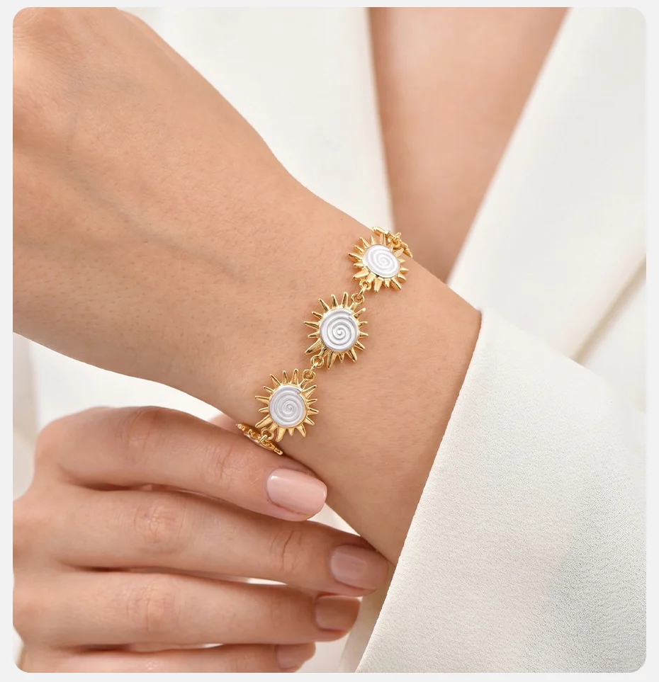 Vnox Bohemia Sun Spiral-Armband für Damen, trendiger Edelstahl, 18 Karat vergoldet, mehrlagig, stapelbar, Handgelenkskette, Strandschmuck – Detail 3