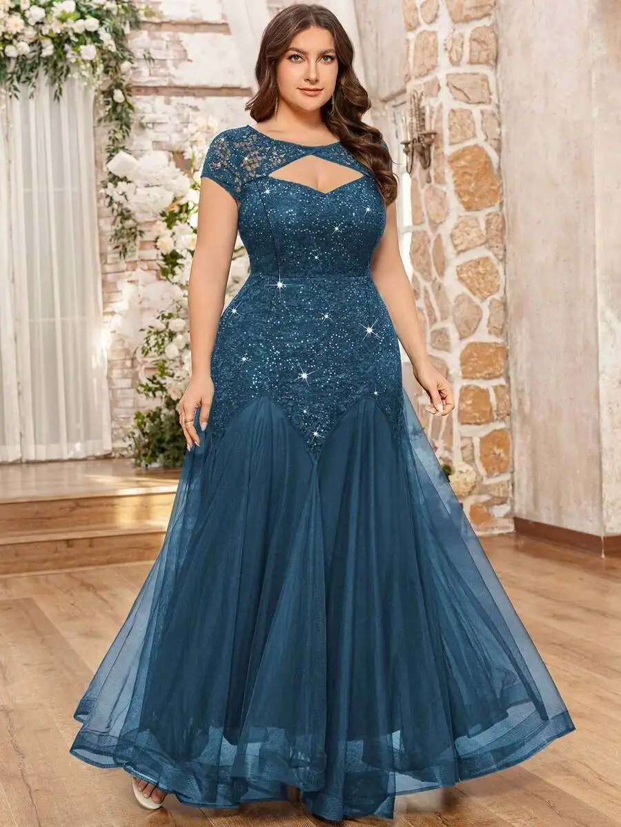 Vestido de noche elegante de talla grande con cuello corazón, lentejuelas, encaje floral y corte sirena para fiesta o boda
