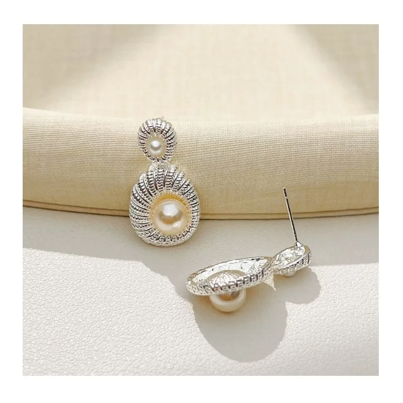 

Premium Sense Retro Personality Water Drop Pearl Pendant Earrings Exquisite Elegance Versatile Earrings
