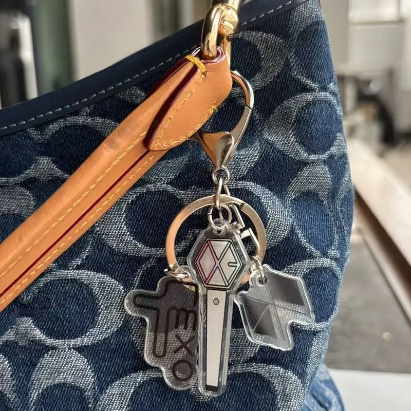 Kpop Idol Astro Ateez IU EXO Driedelige Acryl Lightstick Sleutelhanger Hanger Accessoires Dubbele Kanten Afdrukken Sleutelhanger Fans Gift