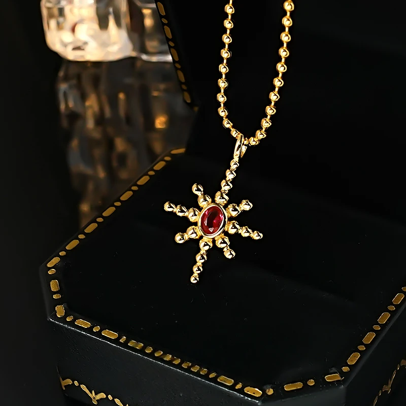 Mid ancient style gold sunflower 925 silver necklace inlaid with high carbon diamond temperament, versatile, niche, light luxury