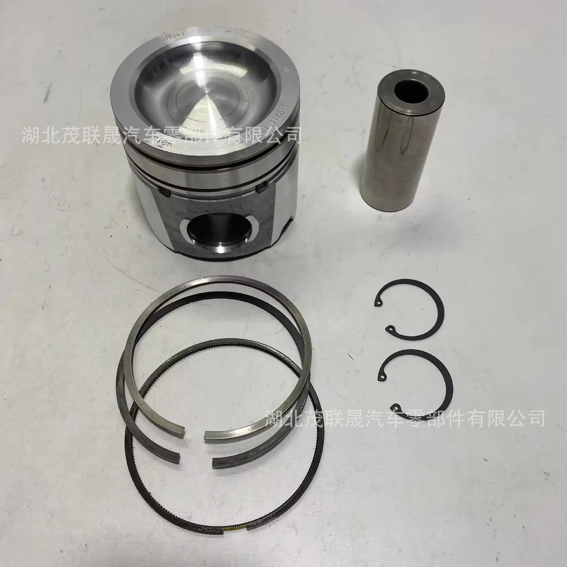4932721 piston, suitable for Dongfeng Cummins L375 engine parts, split piston is available in stock，(Instrument Parts & Accessor