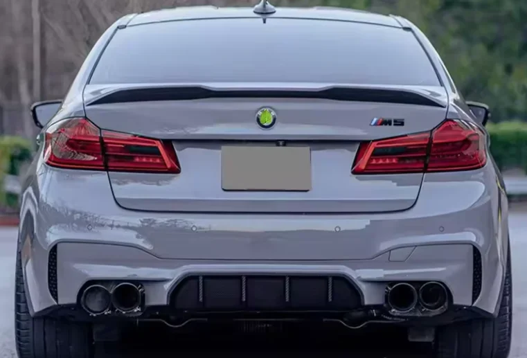 OEM Dry Carbon Fiber Rear Diffuser for 2017 for BMW M5 F90 MP Style Body Kit with Tow Hook New Condition Rear Bumper Lip