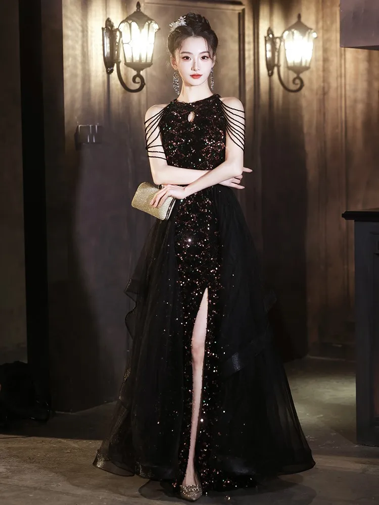 

A new light luxury and niche banquet hosting dress from Black Heavy Industry