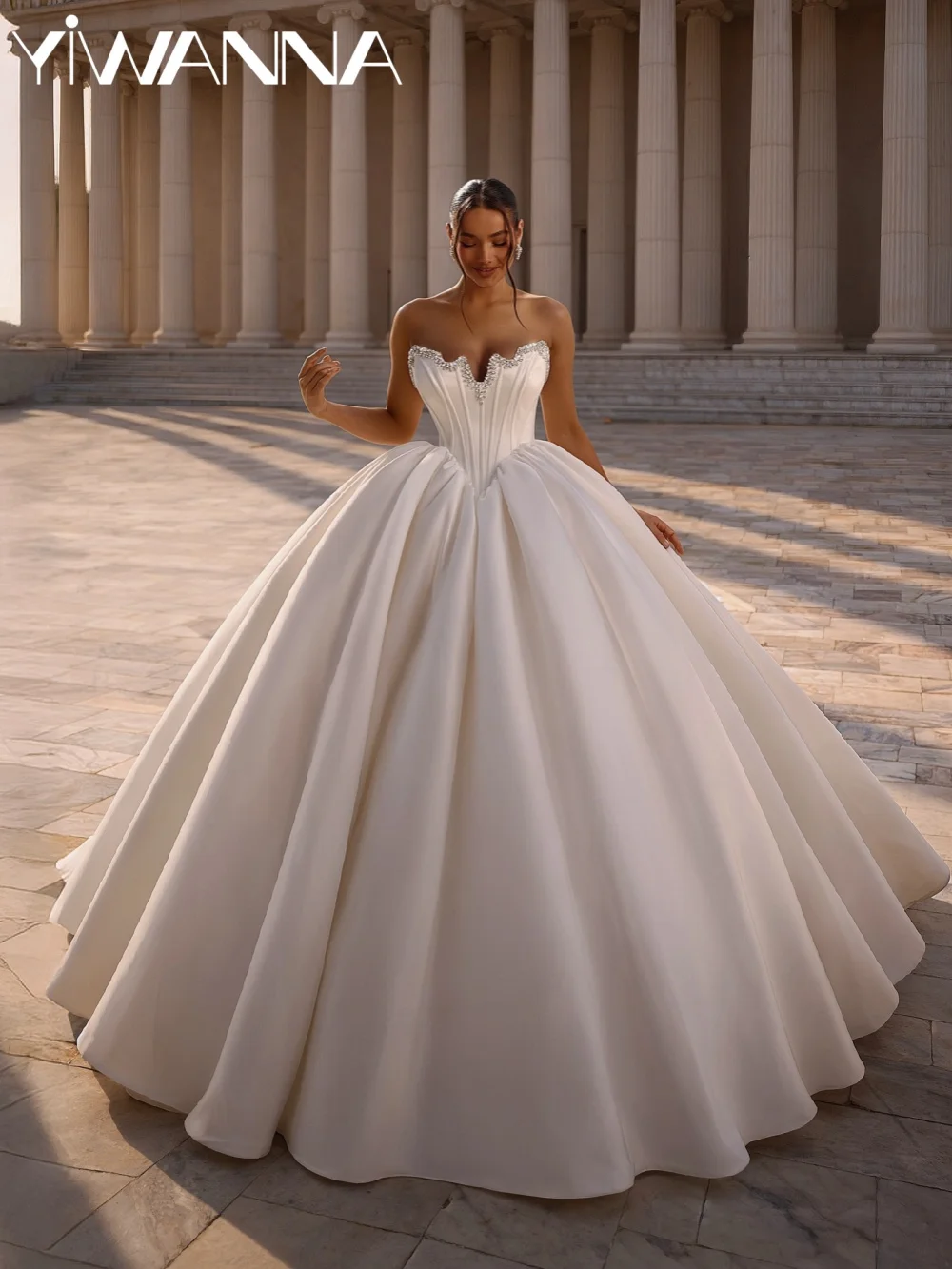 

Luxurious Satin Crystal Wedding Dress Princess Elegant Strapless Bridal Gown Customized Glamorous Dreamy Dresses For Bride