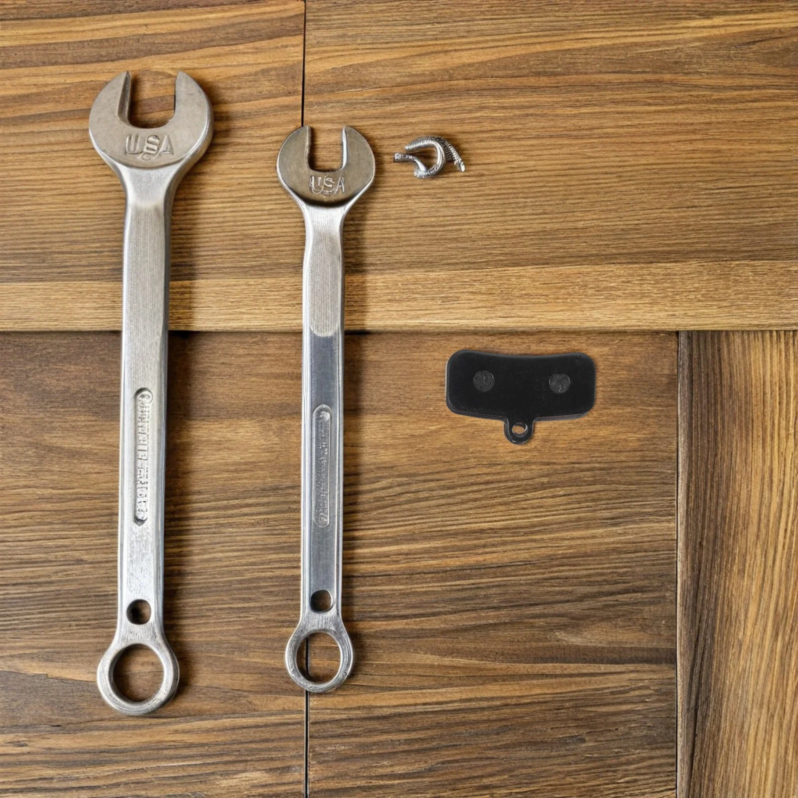 مجموعة وسادات فرامل الدراجة الجبلية مكونة من قطعتين من وسادات القرص الأمامية والخلفية المتينة لجميع الأحوال الجوية وأجزاء فرامل الدراجة البديلة