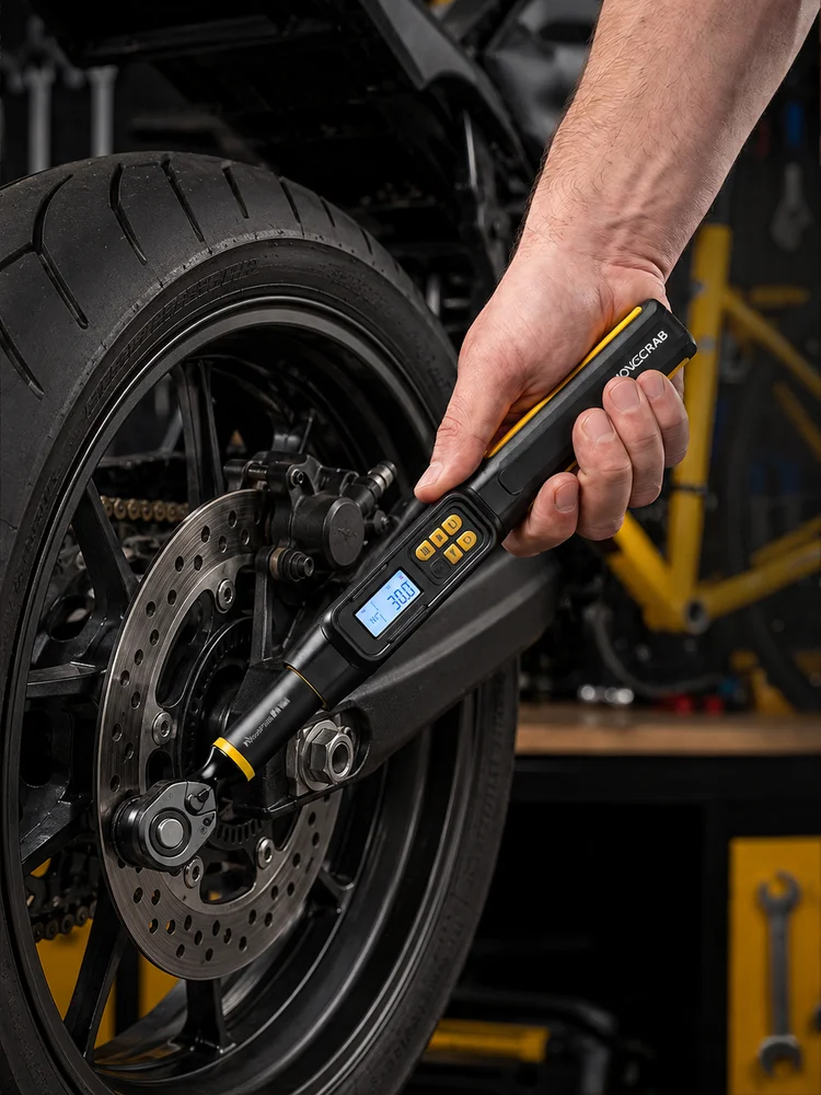 MoveCrab Digitaler Winkel-Drehmomentschlüssel-Set 3/8" & 1/2" Antrieb, 3-60Nm / 6.8-135Nm mit 0,1 °   Winkelmessung, professionelles Werkzeug zur Reparatur von Motorradmotoren und Fahrgestellen