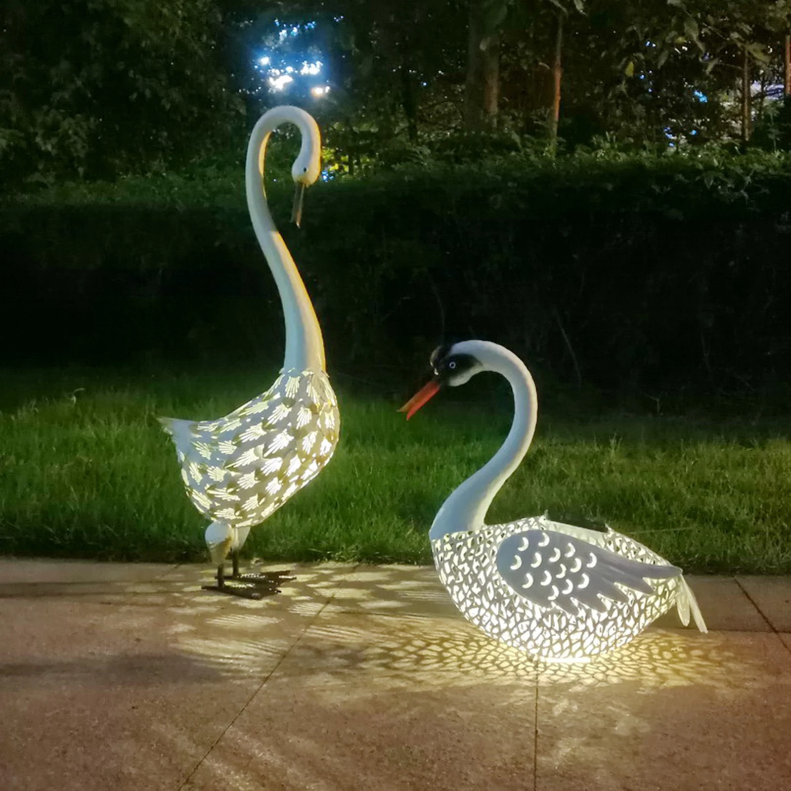 Solar Lights Handcrafted Peacock Statues Garden Home Decoration Outdoor Lamp Hollow Figurine Path Lawn Metal Sculpture