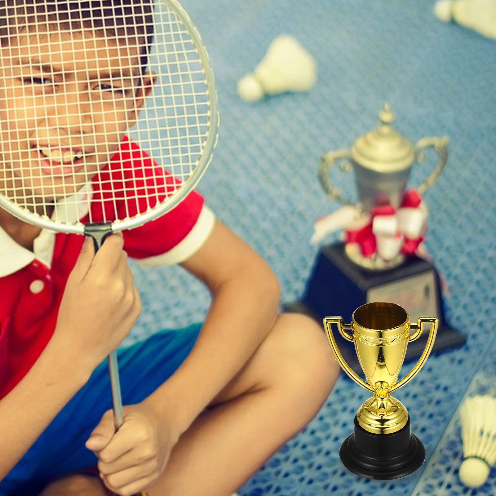 12pçs mini troféu de prêmio dourado, prêmios de recompensa de plástico, decoração de jardim de infância, presente para crianças, troféu com base preta para competição