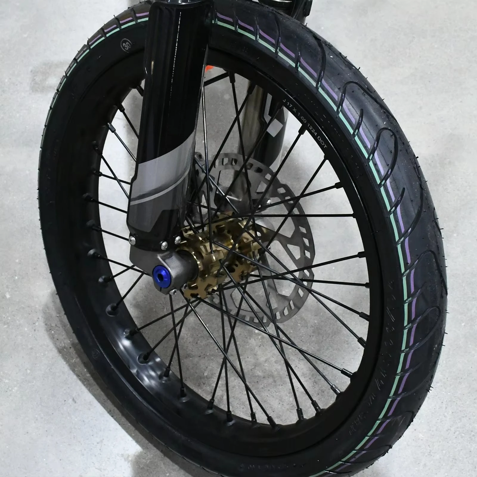 

Комплект колес - 17/16 дюймов, дорожный, совместимый с супербайками