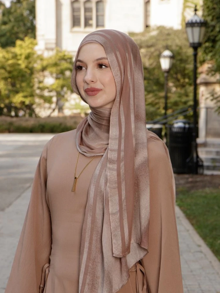 

Премиальный морщинистый атласный шарф-хиджаб, женский мусульманский хиджаб, модный однотонный шарф из пряжи, летний дышащий мусульманский шарф для Рамадана