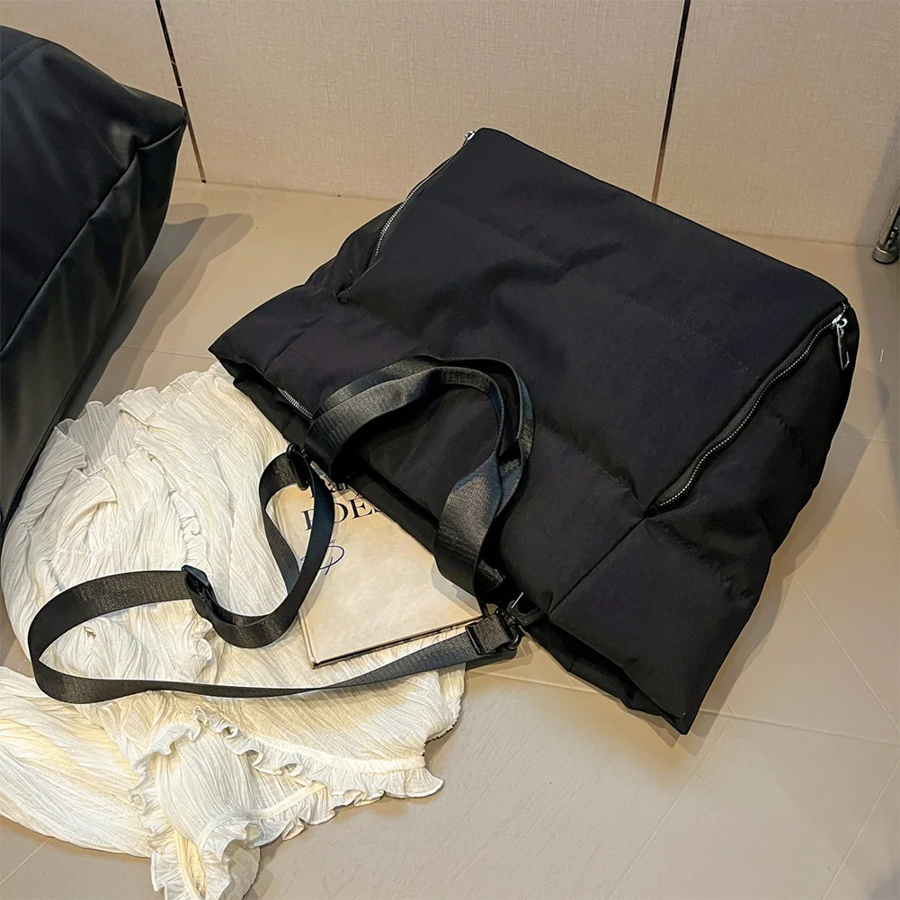 女性パファートートハンドバッグ大容量カジュアルパッド入りバッグ無地ふくらんショルダーバッグ女性旅行バッグ