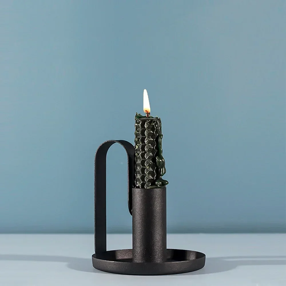 2024 New Iron Black Candle Holders Nordic Simple Style Wrought Rack Home Decoration Metal Crafts Candle Bases Home Decoration