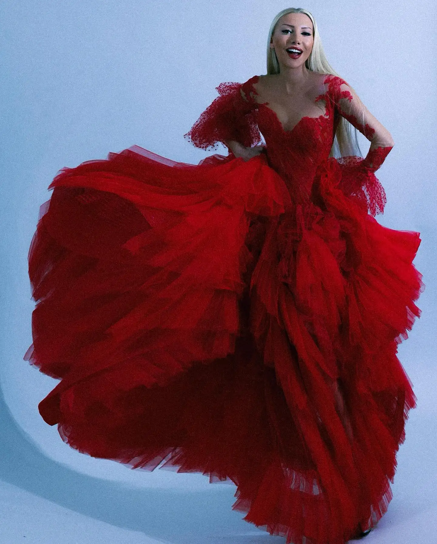 Flame Red Ruffle Bridal Shower Dress Sheer Neck Lace Long Wedding Party Dresses Bride Photoshoot Dress فساتين سهرة