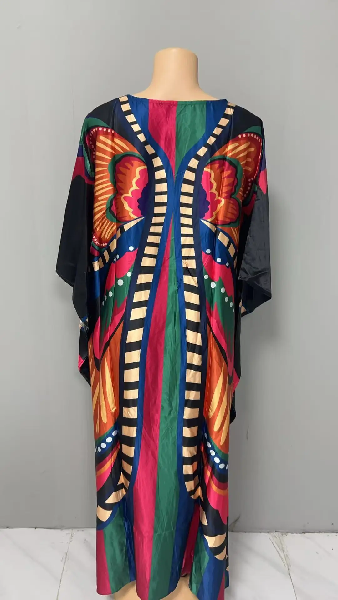 فستان نسائي مريح بمقاس كبير، طباعة زهور، تنورة طويلة بخصر فضفاض، أكمام تشبه جناح الخفّاش، رقبة على شكل V، طول الكاحل، أزياء أنيقة