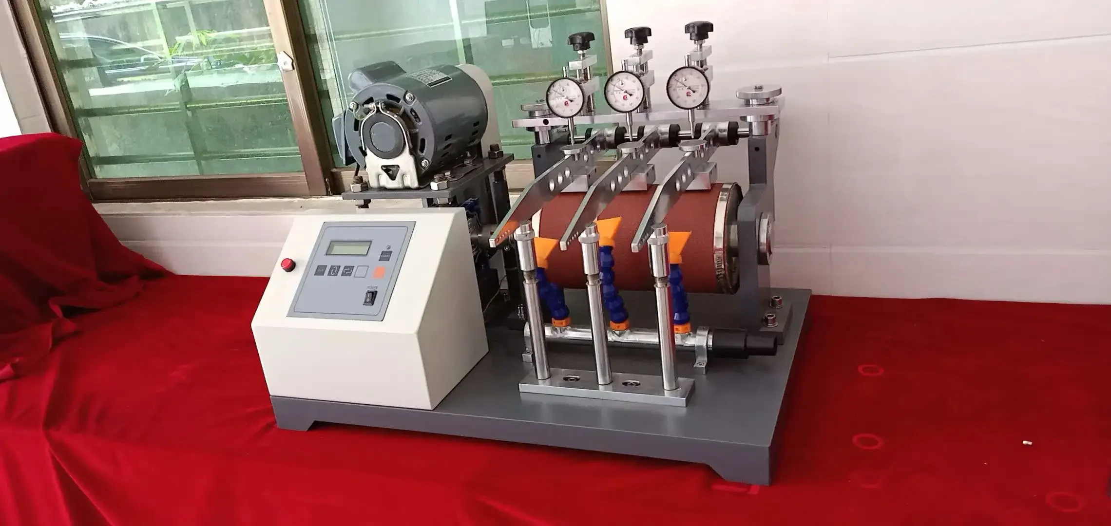 آلة اختبار كشط نعل الحذاء المطاطي ASTM D1630 NBS