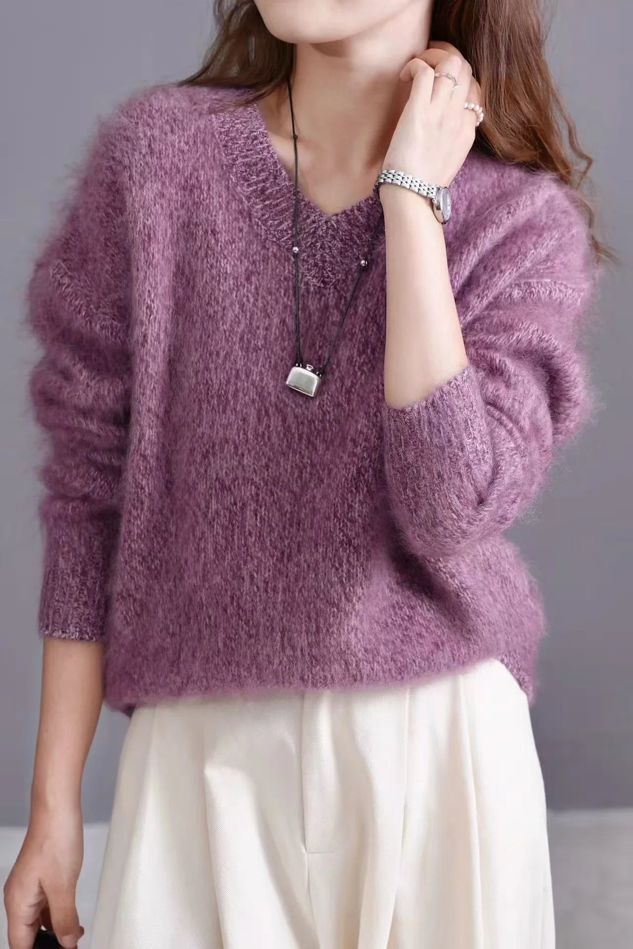 

Heavy and thick napped 100% cashmere 9-color welfare three-ply yarn napped sweater V-neck wide sweater