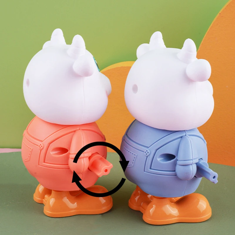 1Pcs New Cartoon children's Clockwork Winding Jumping Cow Toy Lovely Cute Little Cow Toy giocattolo per bambini regalo di compleanno Fun Prize Toy