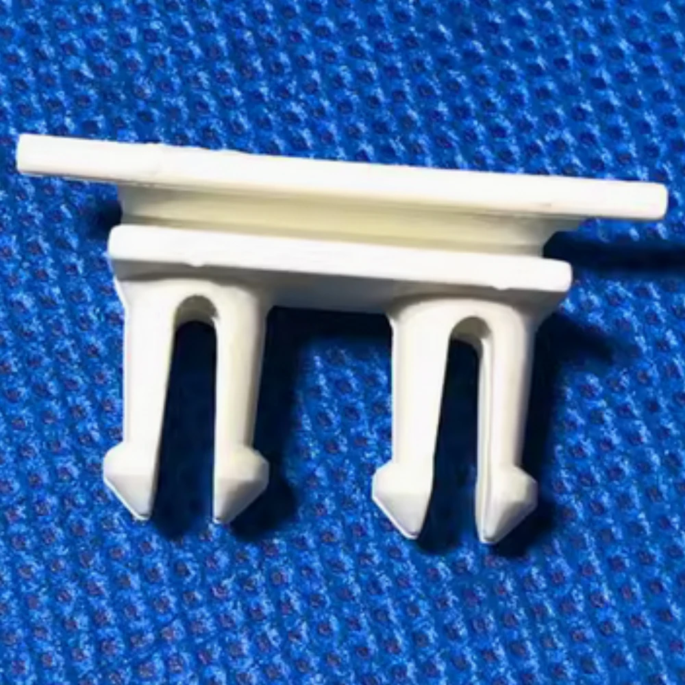 

Инверторный модуль серии 6SE70, крышка шарнирного вала двери, пластиковый зажим, 1 шт.