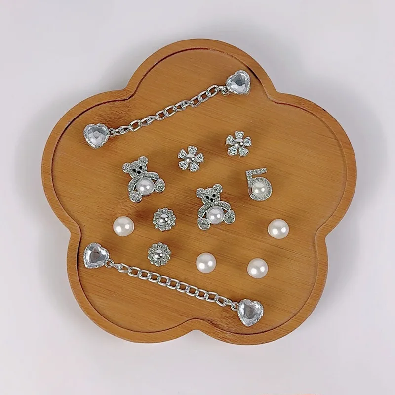 13 قطعة الأحذية السحر الفضة اللؤلؤ الدب على شكل قلب الماس سلسلة الأحذية الزينة مشبك للصنادل قباقيب DIY بها بنفسك اكسسوارات الهدايا