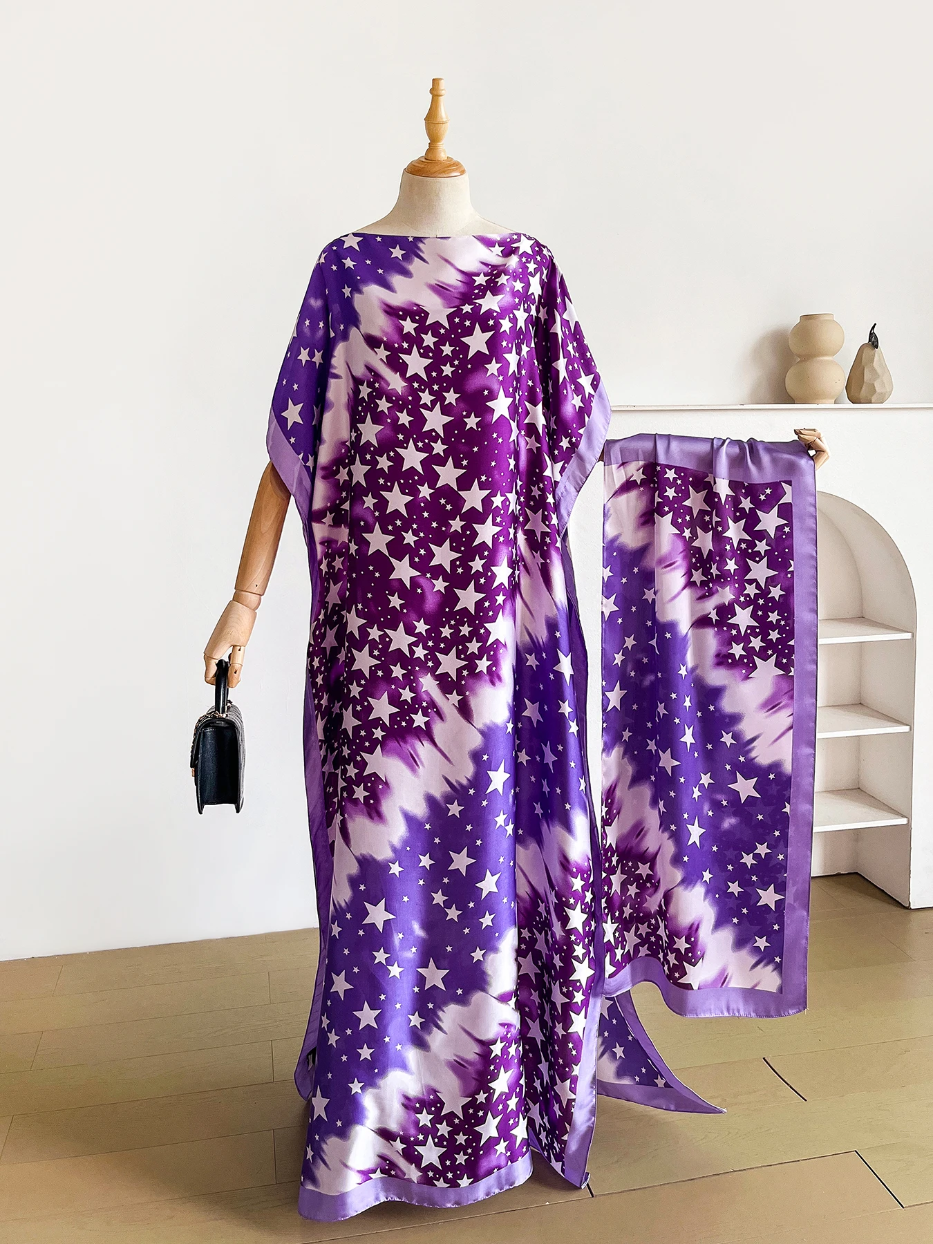 Sommerlicher Star-Tie-Dye-Print Abaya-Kaftan mit passendem Schal, lockeres Maxikleid für muslimische Frauen, Strand- und Urlaubskleidung