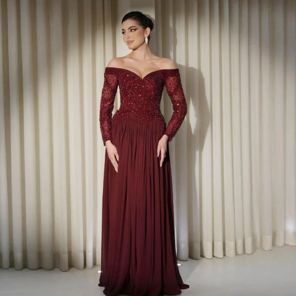 Op maat gemaakte bordeauxrode avondjurk voor bruiloftsgasten met kralentop met pailletten, formele maxi-jurken, off-shoulder galajurk