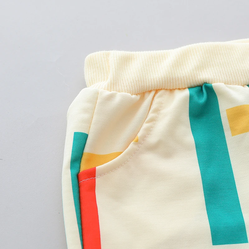 2-teiliges Baby-Outfit-Set – bequemes Baumwoll-Set für Frühling und Herbst, bestehend aus langärmeligem Oberteil und langer Hose, mit einem farbenfrohen Streifenmuster. – Detail 5