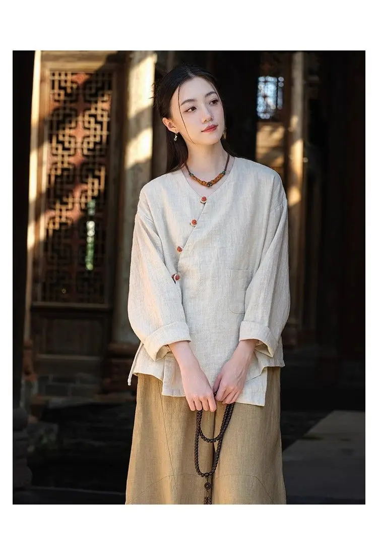 Neue chinesische Damenbekleidung: Locker geschnittenes Retro-Hemd mit schrägem Kragen, literarischer Retro-Cardigan aus Baumwolle und Leinen, Zen-Tea-Jacke – Detail 3